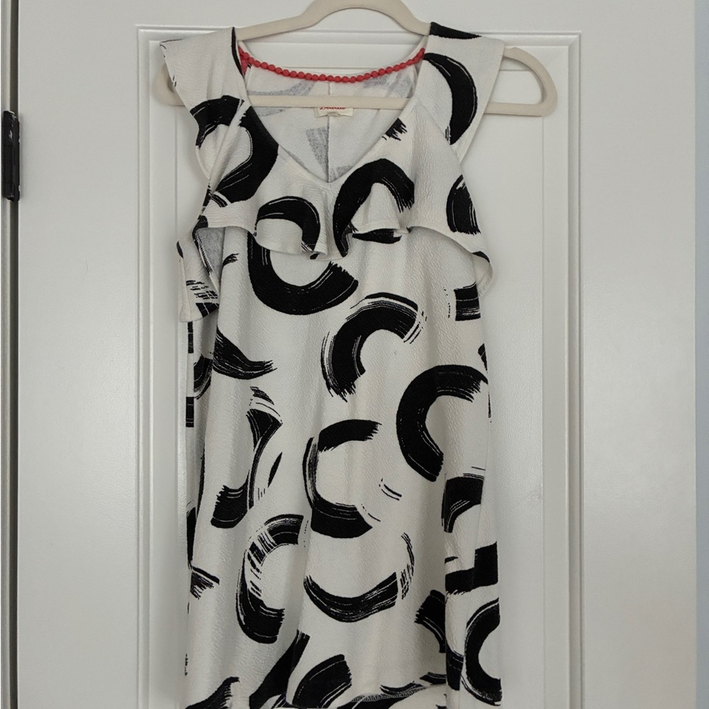 Deletta White and Black Dress